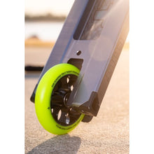 Load image into Gallery viewer, Blunt Colt S6 Silver Complete scooter